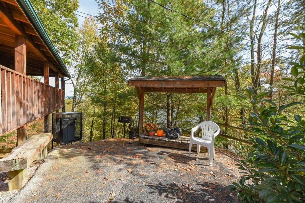 View! Cozy, Private, Fireplace, Hot Tub Log Cabin, Honeymoon! Sevierville Ngoại thất bức ảnh