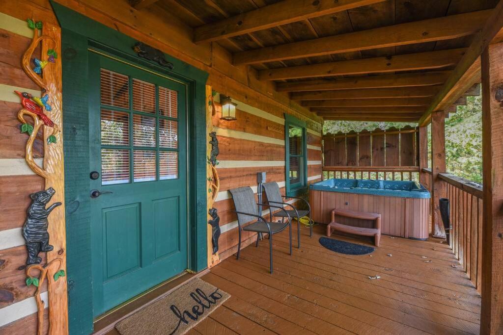 View! Cozy, Private, Fireplace, Hot Tub Log Cabin, Honeymoon! Sevierville Ngoại thất bức ảnh
