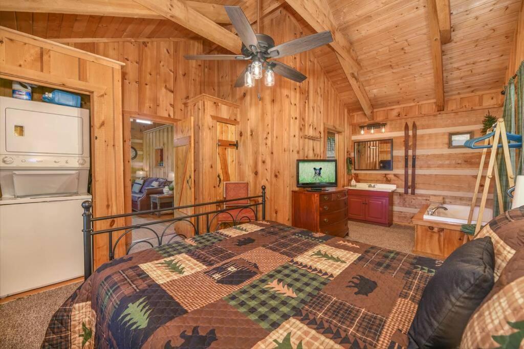 View! Cozy, Private, Fireplace, Hot Tub Log Cabin, Honeymoon! Sevierville Ngoại thất bức ảnh
