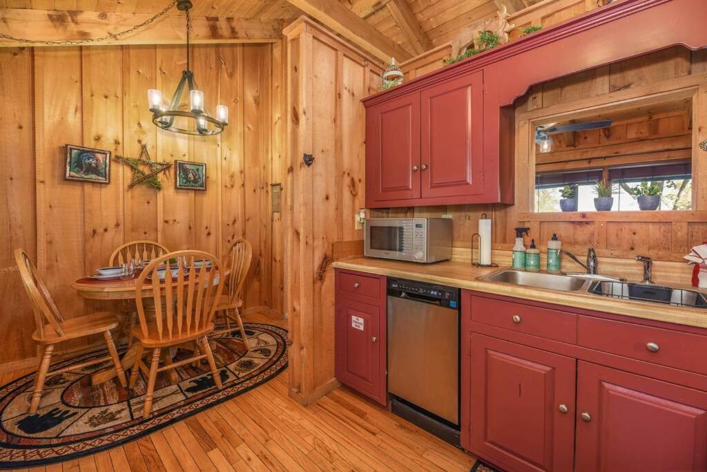 View! Cozy, Private, Fireplace, Hot Tub Log Cabin, Honeymoon! Sevierville Ngoại thất bức ảnh
